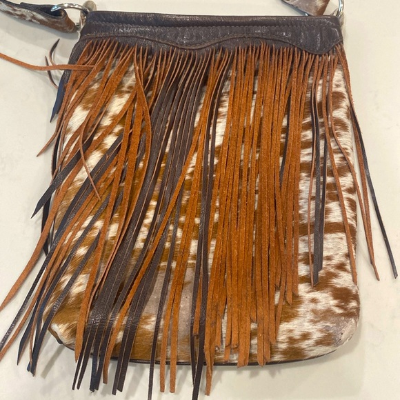 GUC cowhide crossbody - Picture 1 of 11